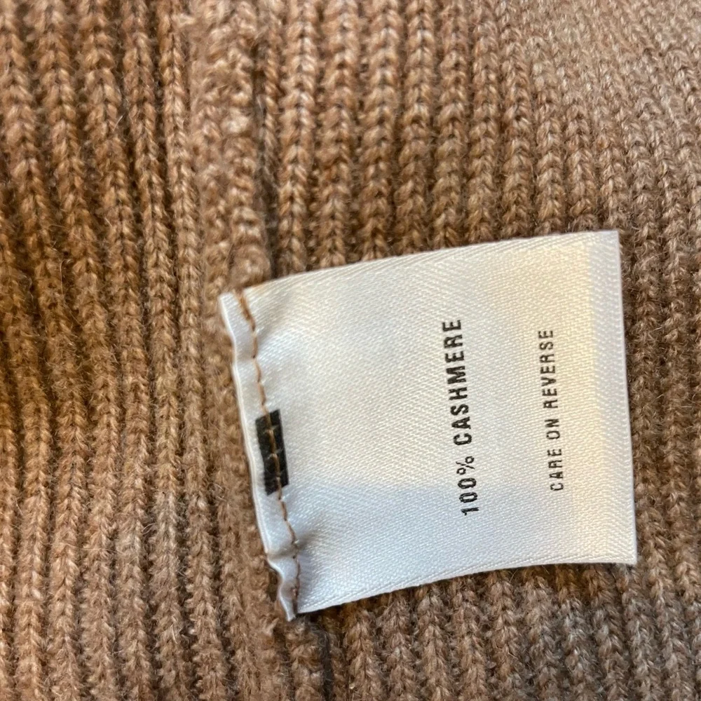 St. John Sport by Marie Zip-Front Knit cashmere with fur trim - Picture 4 of 4